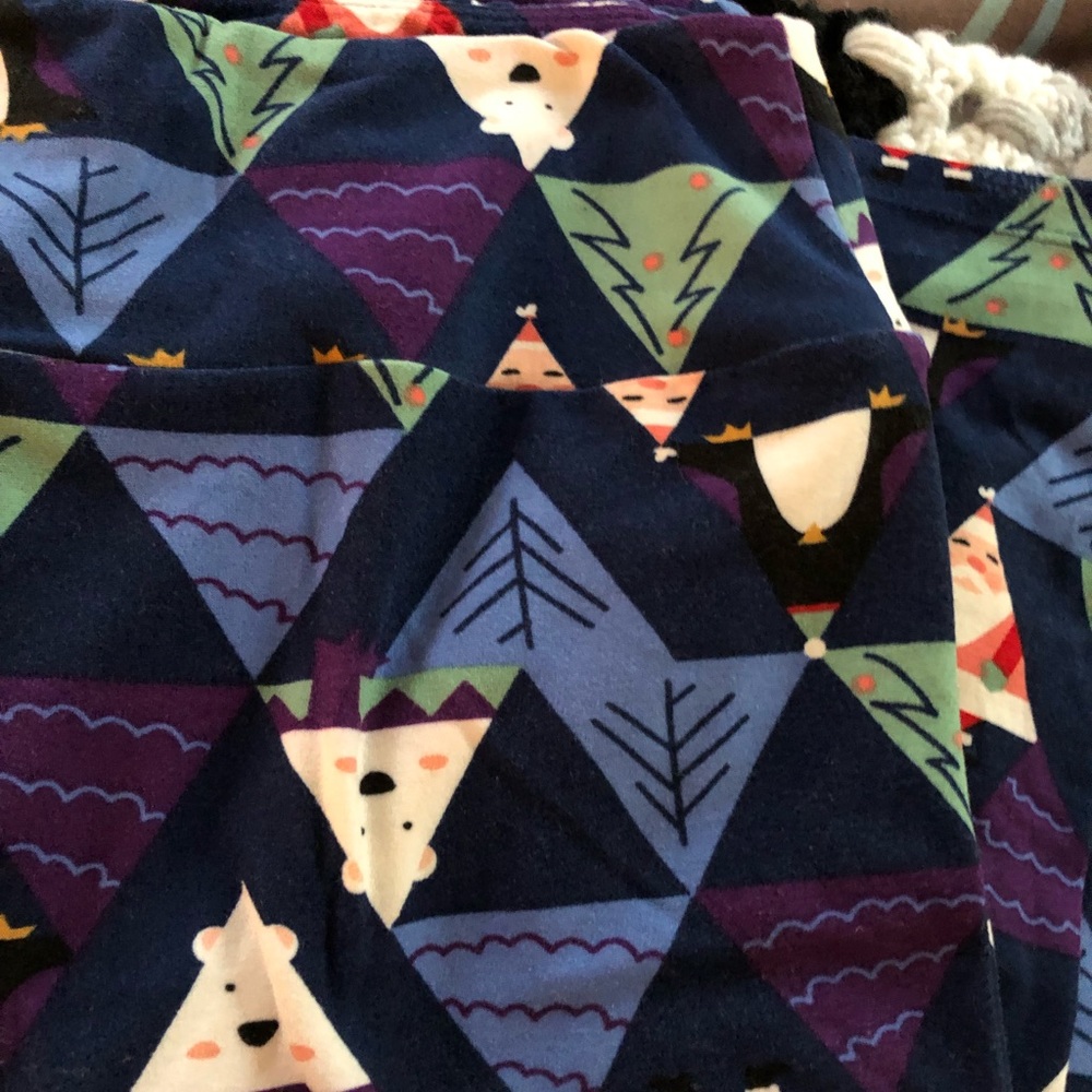 LuLaRoe Tall & Curvy Christmas Leggings